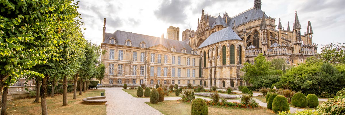 Gardens in Reims city near the Reims Cathedral. 