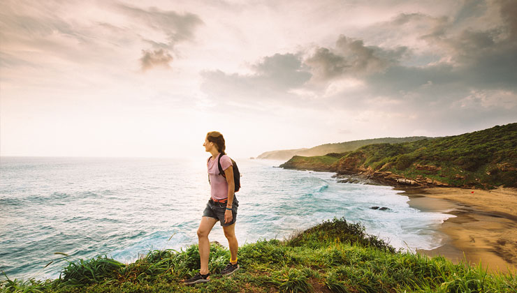 Student hikes along a rocky coast in Santa María Huatulco, Oaxaca, Mexico.