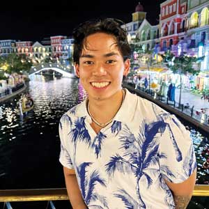 Albert Vo Evans profile