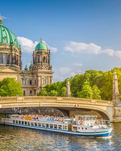 <p>Riverboat cruise through Berlin</p>
