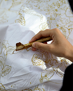<p>Indian batik painting workshop</p>
