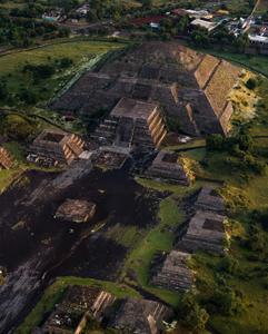 <p>Excursion to the ancient pyramids in Teotihuacán</p>