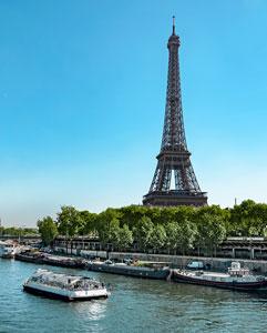 <p>Boat ride on the River Seine</p>