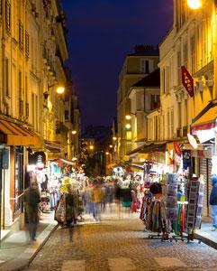 <p>Paris by Night city expedition</p>