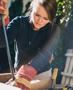 <p>Work in a sustainable garden</p>