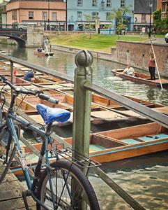 <p>Punt ride on the River Cam</p>
