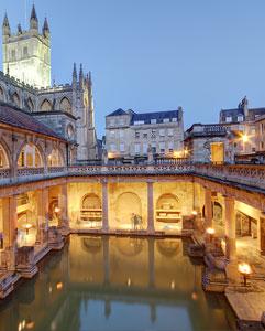 <p>Trips to nearby attractions like Blenheim Palace and Bath</p>
