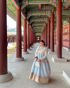 <p class="p1"><span class="s1">Visit Gyeongbokgung Palace while wearing hanbok, traditional Korean clothing.</span></p>
