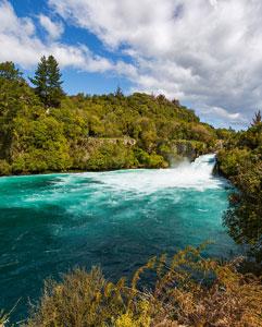 <p>Explore Taupo’s geothermal Craters of the Moon and Huka Falls</p>
