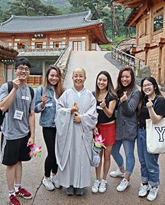 <p>A guided tour of Jinkwansa</p>